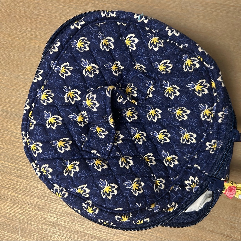 Vera Bradley 2002 Maison Blue Home and Away Travel Case - Picture 4 of 10